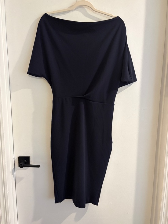 Alexia Admor Dresses & Skirts - Alexia Admor Navy Off the shoulder sheath Dress size medium